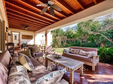 Preciosa casa estilo provenzal a pasos del Colegio Everest