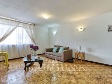 Departamento en primer piso en Avenida Angamos