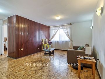 Departamento en primer piso en Avenida Angamos