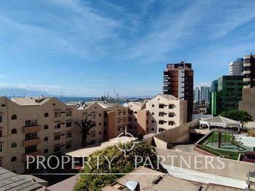 Departamento en primer piso en Avenida Angamos