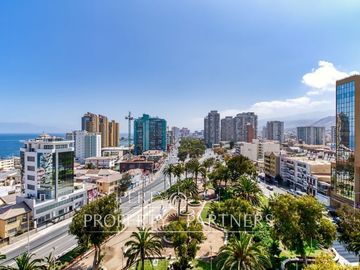 Departamento en primer piso en Avenida Angamos