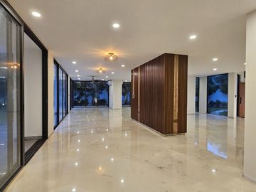 RESIDENCIA DE LUJO EN VENTA UBICADA EN LA PRIVADA BOSQUES DE ALTABRISA, MERIDA.