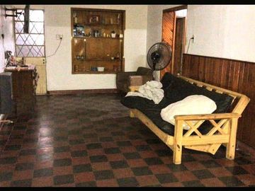 Casa en venta - 5 Dormitorios 2 Baños - Cochera - 250Mts2 - Colón