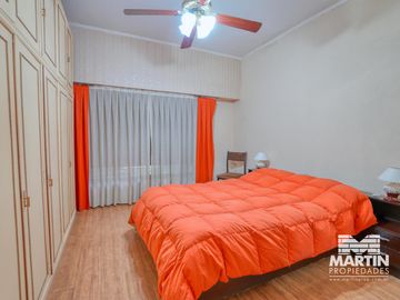 Casa chalet en venta  en Beccar 5 ambientes con dependencia de servicio