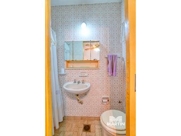 Casa chalet en venta  en Beccar 5 ambientes con dependencia de servicio