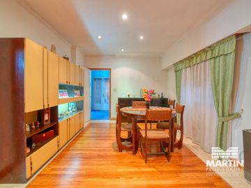 Casa chalet en venta  en Beccar 5 ambientes con dependencia de servicio
