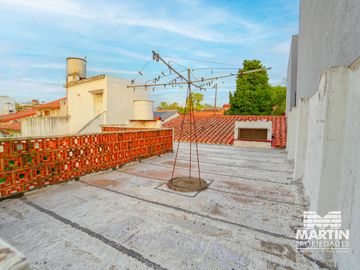 Casa chalet en venta  en Beccar 5 ambientes con dependencia de servicio