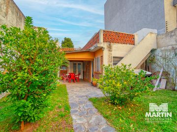 Casa chalet en venta  en Beccar 5 ambientes con dependencia de servicio