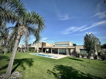 CASA EN VENTA - 6 AMB - PILETA - BARRIO EL REBENQUE - CANNING