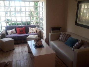 Chalet 5 amb. 3 baños, 330 m2 150m2 cub. San Cayetano.
