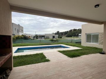 Casa 4 ambientes en una planta en venta - Hudson Park