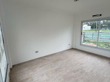 Casa 4 ambientes en una planta en venta - Hudson Park