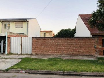 Lote En Barrio Residencial !!!