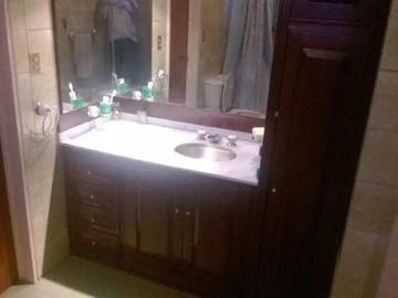 Casa en venta - 4 Dormitorios 4 Baños - Cocheras - 303Mts2 - Lanús