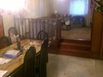 Casa en venta - 4 Dormitorios 4 Baños - Cocheras - 303Mts2 - Lanús