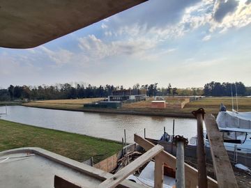 Exclusiva Casa en  VENTA en El Yacht Nordelta