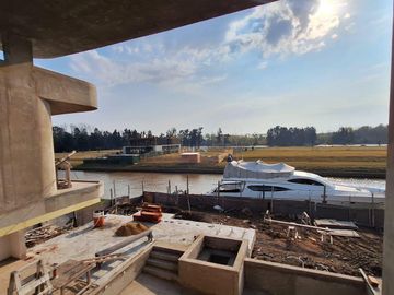 Exclusiva Casa en  VENTA en El Yacht Nordelta
