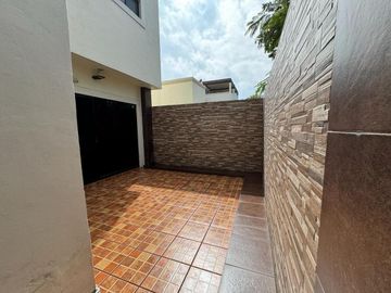 Casa en Venta, Quintas de Al Andalus, Quinta Almería, Boca del Río, Veracruz.