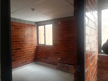 LUXA INMOBILIARIA VENDE CASA BARRIO AIDA LUCIA. ESQUINERA. BASICA