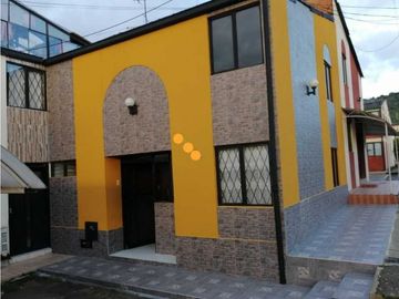 LUXA INMOBILIARIA VENDE CASA BARRIO AIDA LUCIA. ESQUINERA. BASICA