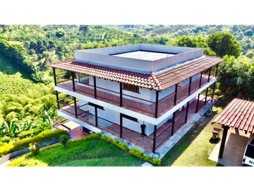 Hermosa finca con linderos del rio Barbas en la Ulloa Valle y Alcala