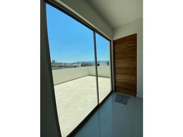 Casa  Nueva en Venta en Condominio Cerrado cerca Burgos Pocas Casas