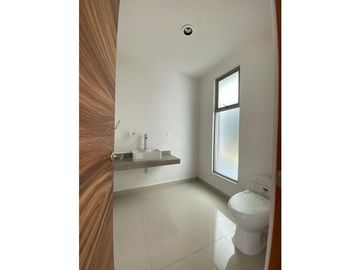 Casa  Nueva en Venta en Condominio Cerrado cerca Burgos Pocas Casas