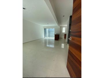 Casa  Nueva en Venta en Condominio Cerrado cerca Burgos Pocas Casas