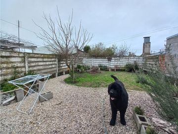 URGENCIA DE VENTA - CASA 3 AMB con PARQUE