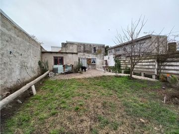 URGENCIA DE VENTA - CASA 3 AMB con PARQUE