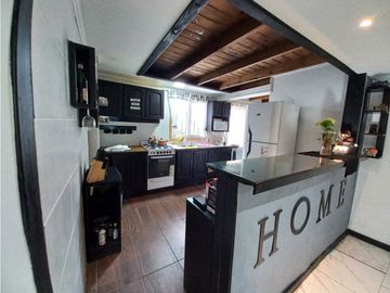 URGENCIA DE VENTA - CASA 3 AMB con PARQUE