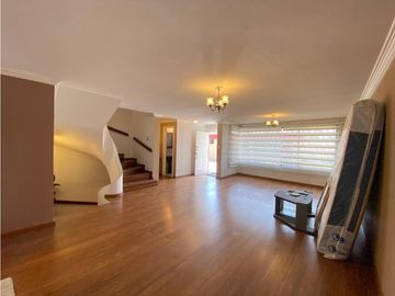 Solca, Casa en Venta, 324m2, 3 Habitaciones