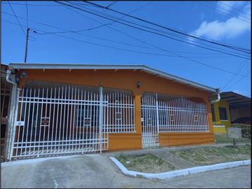 VENDO CASA EN VISTA ALEGRE --$120.000--
