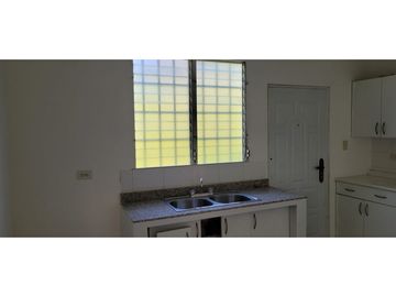 VENDO AMPLIA CASA EN BRISAS DEL GOLF - ARRAIJN- $89.999