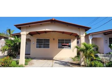 VENDO AMPLIA CASA EN BRISAS DEL GOLF - ARRAIJN- $89.999