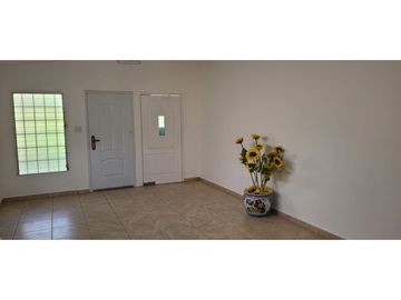 VENDO AMPLIA CASA EN BRISAS DEL GOLF - ARRAIJN- $89.999