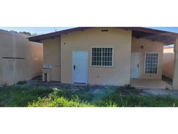 VENDO AMPLIA CASA EN BRISAS DEL GOLF - ARRAIJN- $89.999