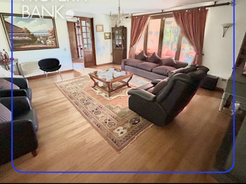 Casa en Venta en Valenzuela Puelma 9035