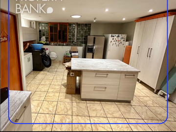 Casa en Venta en Valenzuela Puelma 9035