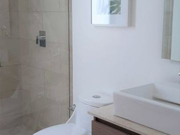 Casa nueva en venta en fraccionamiento, a 10 min. del Aeropuerto Internacional de Toluca.