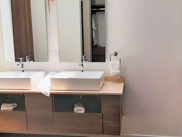 Casa nueva en venta en fraccionamiento, a 10 min. del Aeropuerto Internacional de Toluca.