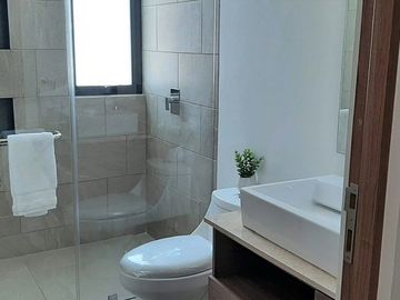 Casa nueva en venta en Toluca, en fraccionamiento con áreas verdes, privacidad y seguridad.
