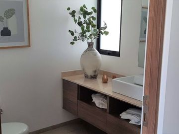 Casa nueva en venta en Toluca, en fraccionamiento con áreas verdes, privacidad y seguridad.