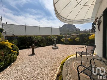 CASA EN VENTA ESCRITURADA EN TEPOZTLÁN, MORELOS, A 3 MINUTOS DE LA CASETA DE TEPOZTLÁN.