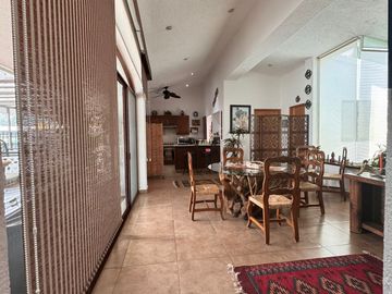 CASA EN VENTA ESCRITURADA EN TEPOZTLÁN, MORELOS, A 3 MINUTOS DE LA CASETA DE TEPOZTLÁN.