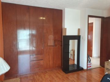 Casa en venta en zona Sur de León en Natura Residencial con jardín excedente!