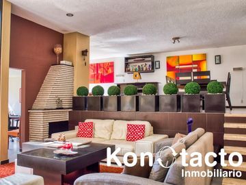 CASA EN VENTA EN LOMAS DE LAS ÁGUILAS