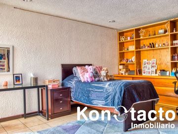 CASA EN VENTA EN LOMAS DE LAS ÁGUILAS