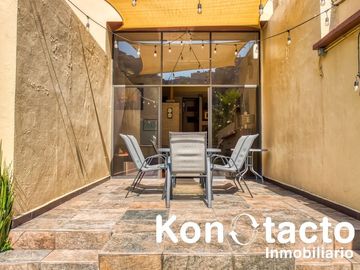 CASA EN VENTA EN LOMAS DE LAS ÁGUILAS