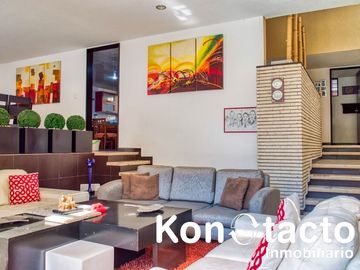 CASA EN VENTA EN LOMAS DE LAS ÁGUILAS